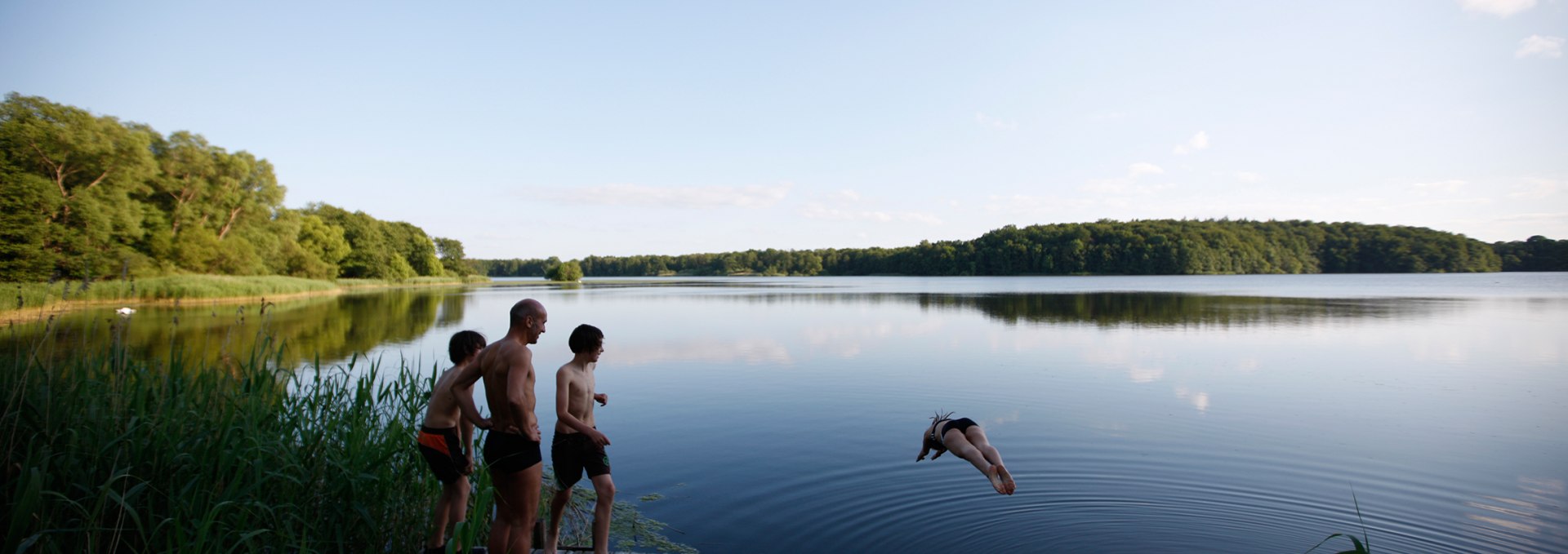 Abendliches Bad im nahen Goldensee, © Hauke Dressler