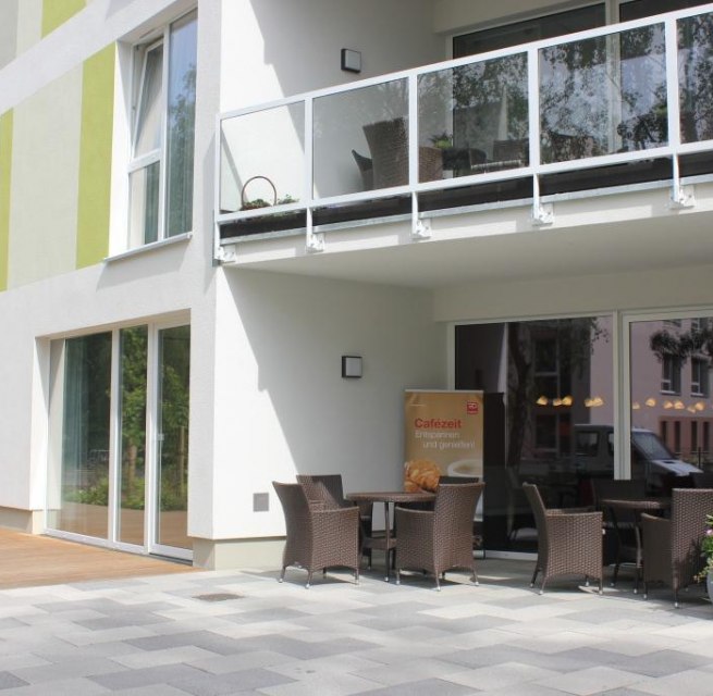 Die gemütliche Cafeteria im Pflegehotel, © Wohlfahrtseinrichtung der Hansestadt Stralsund gGmbH / Fanny Marckwardt