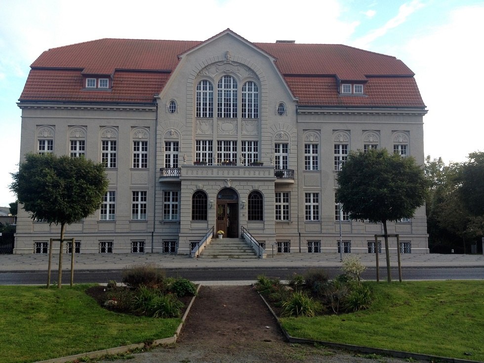 Außenansicht Rathaus Sassnitz, © Tourismuszentrale Rügen