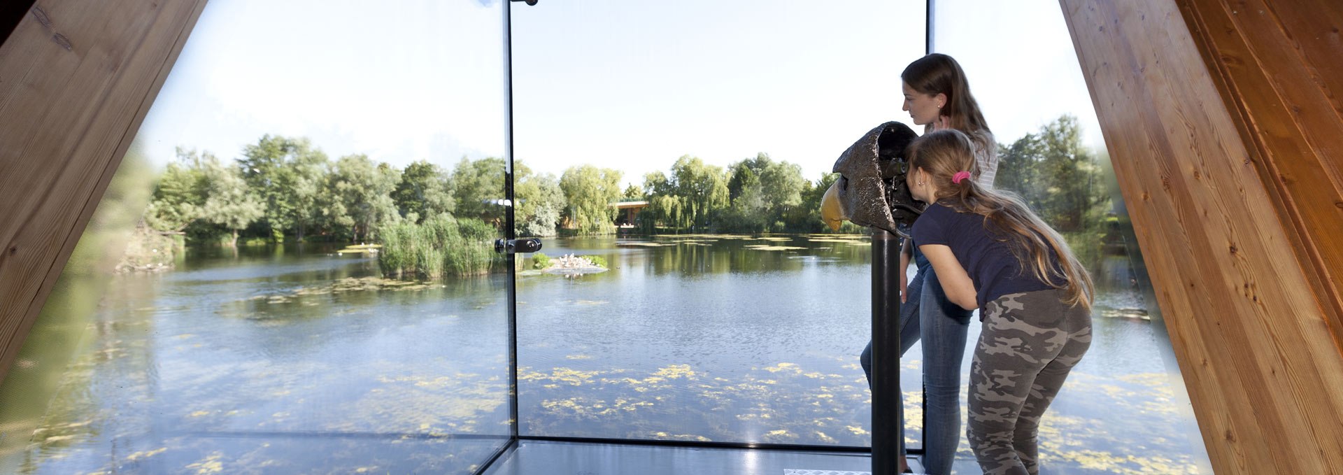 Mit Adleraugen die Bewohner der Herrensee beobachten - Vom Erker im Haus der 1000 Seen die Natur mit geschärftem Blick beobachten., © Mirko Runge