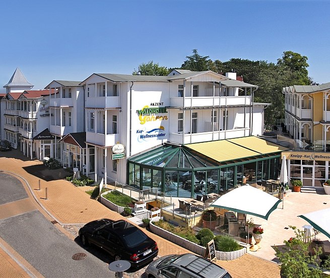 Das AKZENT Waldhotel Göhren auf der Insel Rügen direkt am Strand, © AKZENT Waldhotel Göhren GmbH