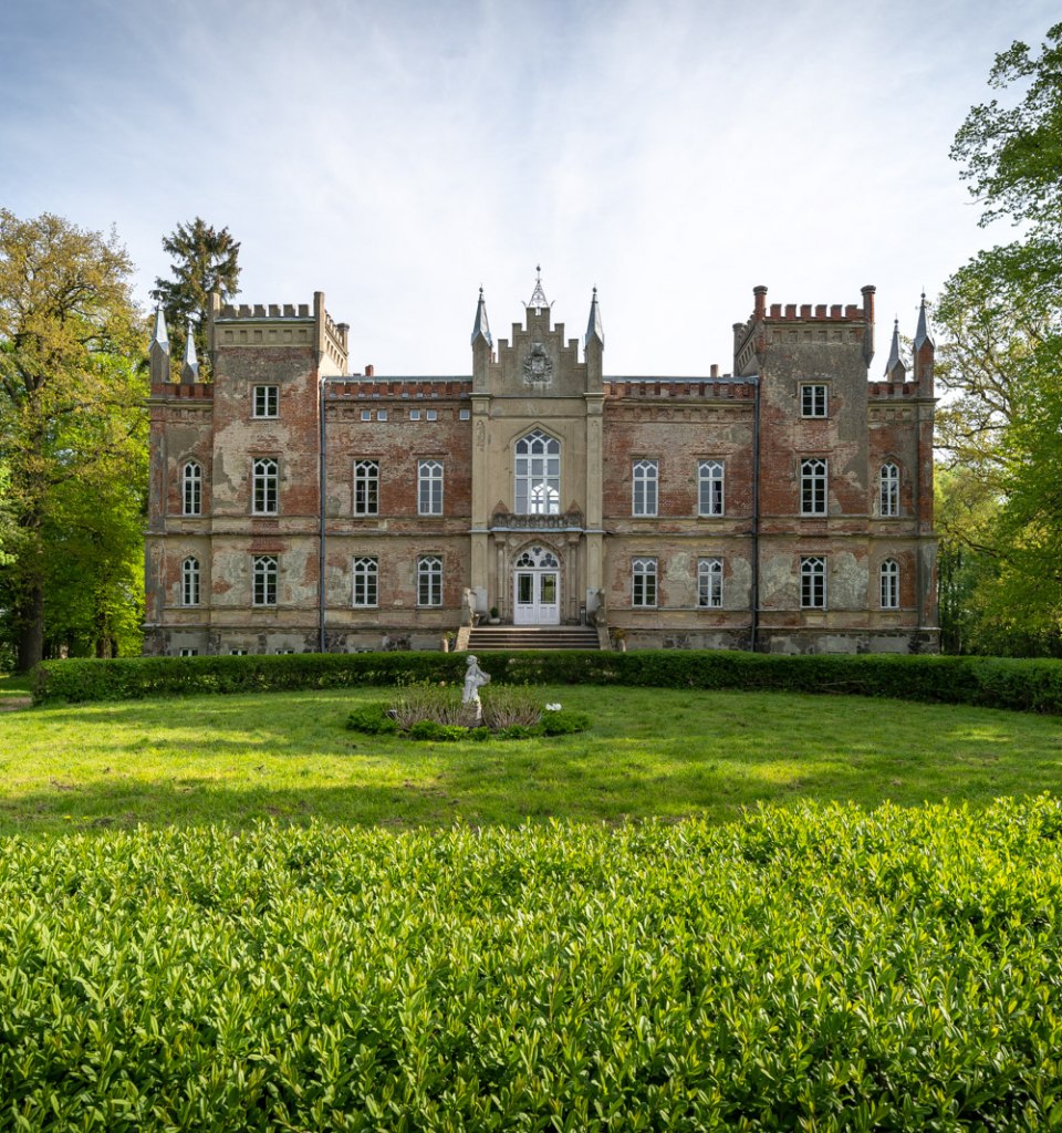 Das Gutshaus ist im Stil der Tudorgotik gebaut., © Herrenhaus Vogelsang / DOMUS Images Alexander Rudolph