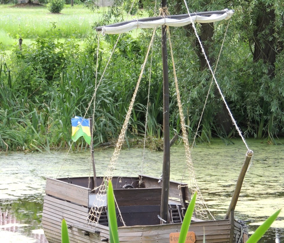 Blick auf dem Löschteich zum Nachbau der "Poeler Kogge", © Kurverwaltung Insel Poel