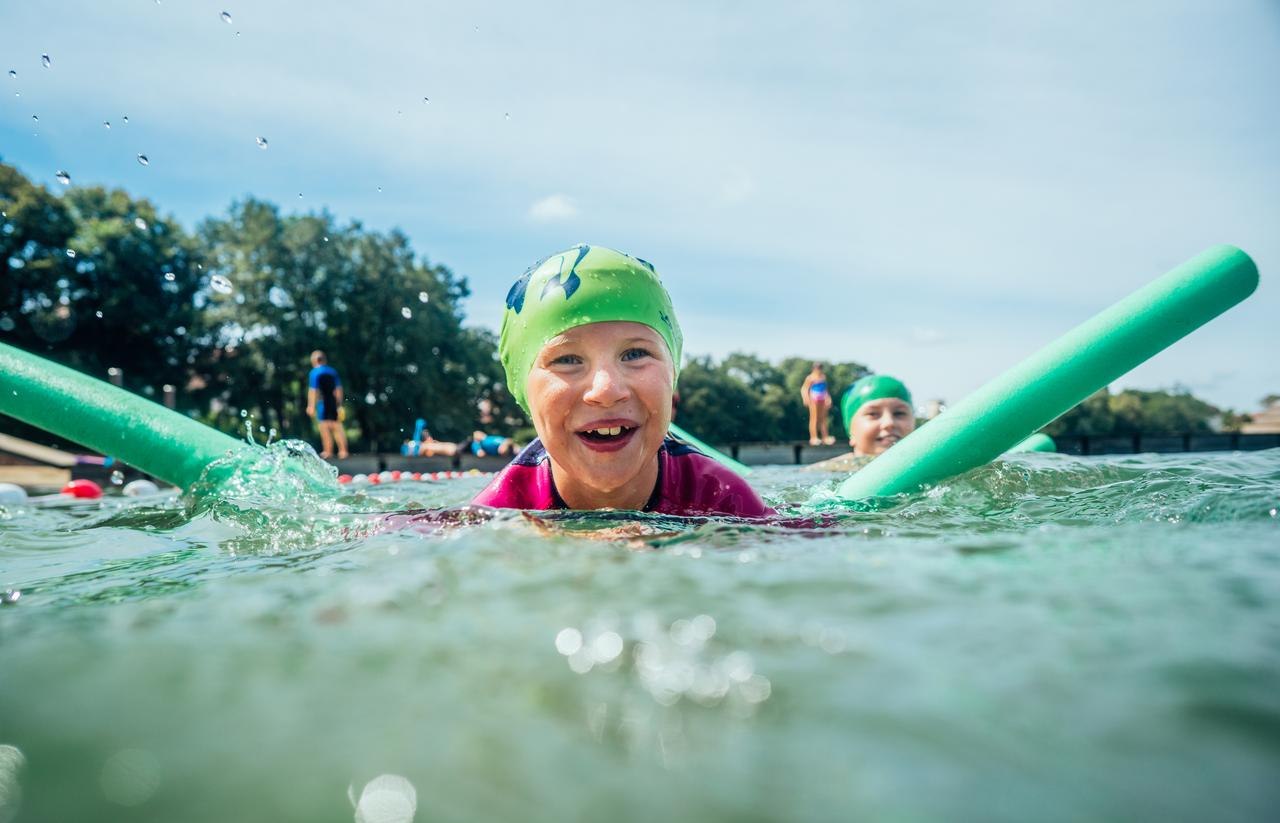 Schwimmkurse für Kinder beim Kinderschwimmen an der Badeanstalt Glambecker See, © TMV/Gaensicke