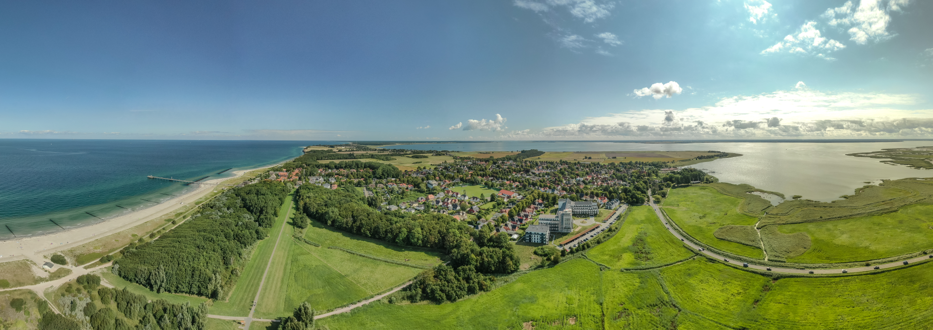 Die Apartmentanlage „Zwei Wasser“ – Das Zuhause an der Ostsee im idyllischen Ostseebad Wustrow auf dem Darß, © K&K Ferienimmobilien GmbH & Co.KG