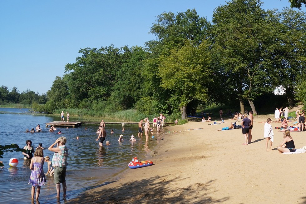 Badestrand, © Camping Sternberger Seenland