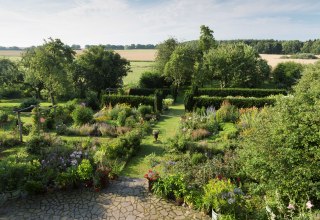 Stauden- und Blumengarten im "Historischen Bauerngarten Kastanienhof", © Dirk Endrulat