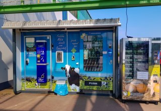 Milchautomat GLOBUS, © Van der Ham Bollewick