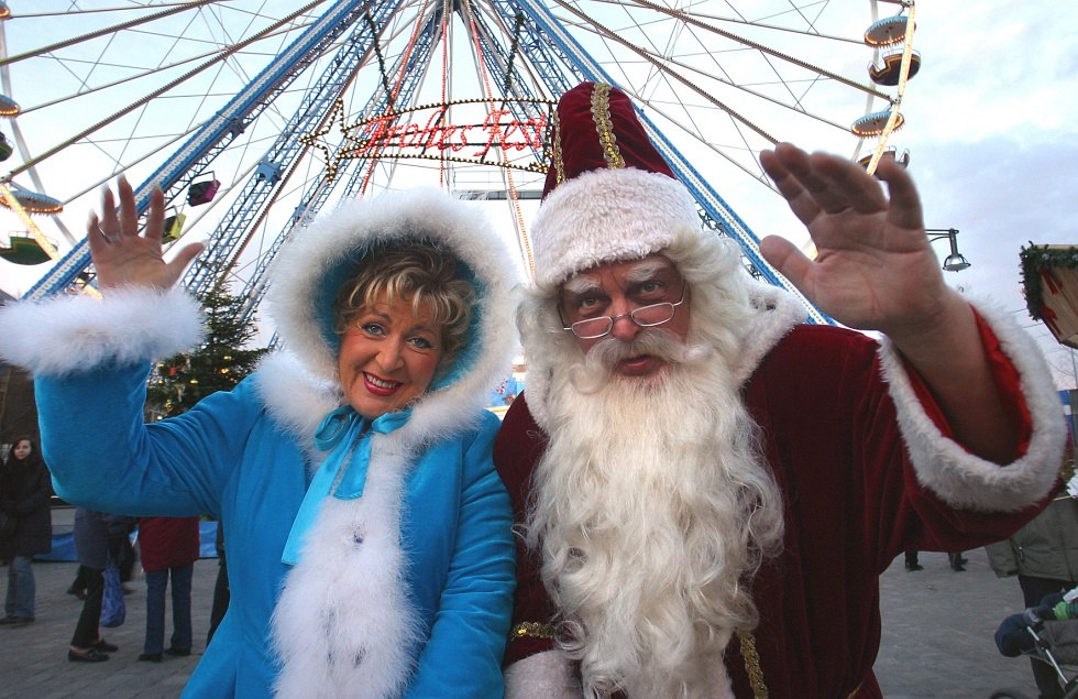 Weihnachtsmann und Märrchentante, © Großmarkt Rostock GmbH