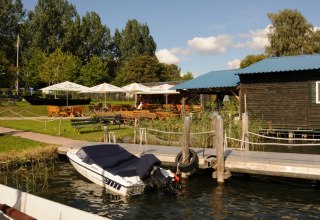 Gemütliche Rast auf dem Fischerhof Röbel/Müritz, © Müritzfischer