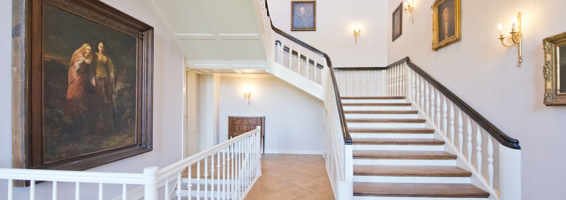 Treppe und Foyer im Schloss Retzow, © DOMUSImages