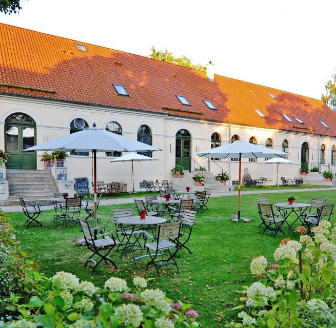 Das Kavaliershaus lädt zum Verweilen ein, © Kavaliershaus am Finckener See / Cyrus Saedi