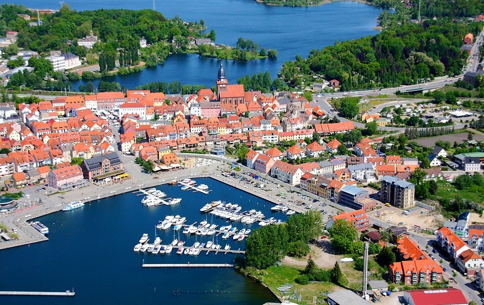 Luftaufnahme von Waren/ Müritz, © Campingplatz Ecktannen