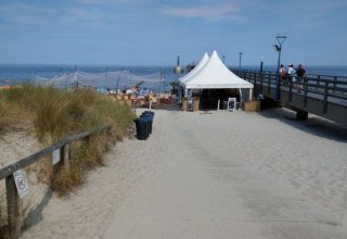 Barrierefreier Strandzugang an der Seebrücke in Zingst, © TV FDZ