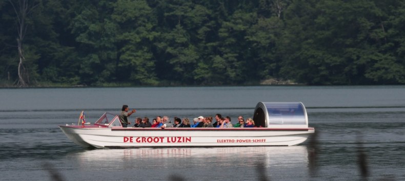 Seeadler-Tour im Elektroboot auf den Feldberger Seen, © Frank Berg