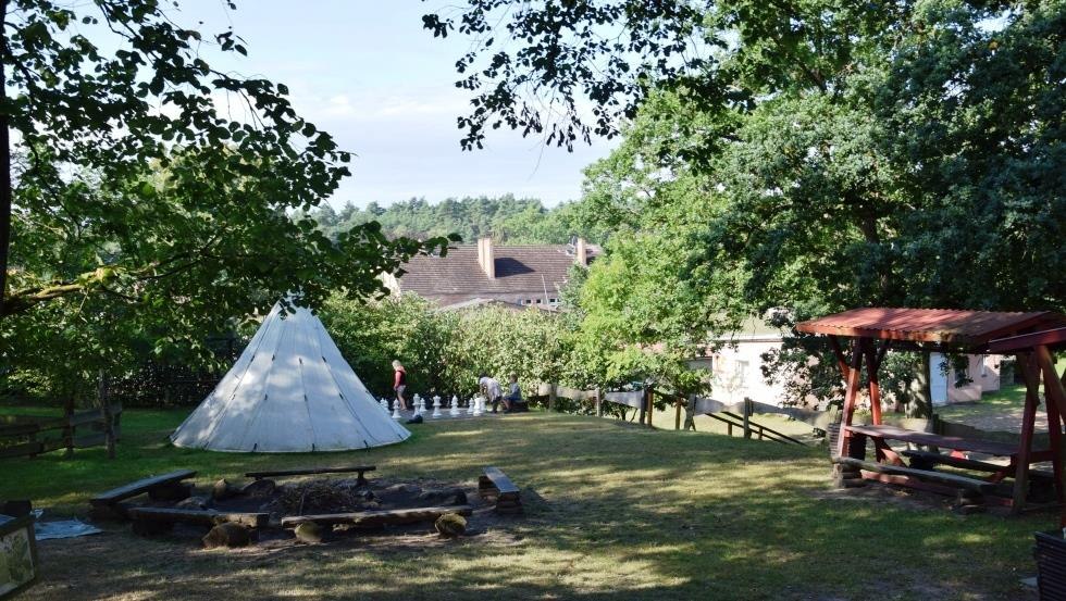 Der Lagerfeuerplatz mit Indianertipi, © Zebef e.V.