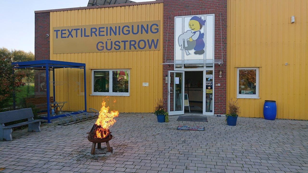 Galerie '' Kunst am alten Hafen '', © Textilreinigung Güstrow