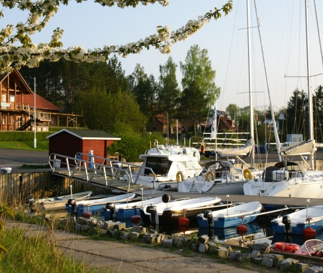 Ruhige und gut geschützte Liegeplätze für Ihr Boot, © Marina Neuhof/Schumacher