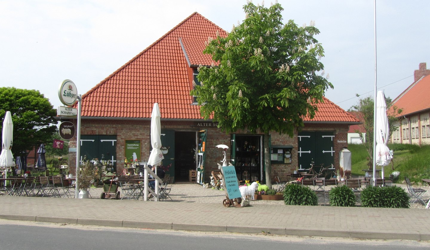 Außenansicht Alter Schafstall in Basedow - Cafe mit kleiner Ausstellung, © G. Marin-Ziegler