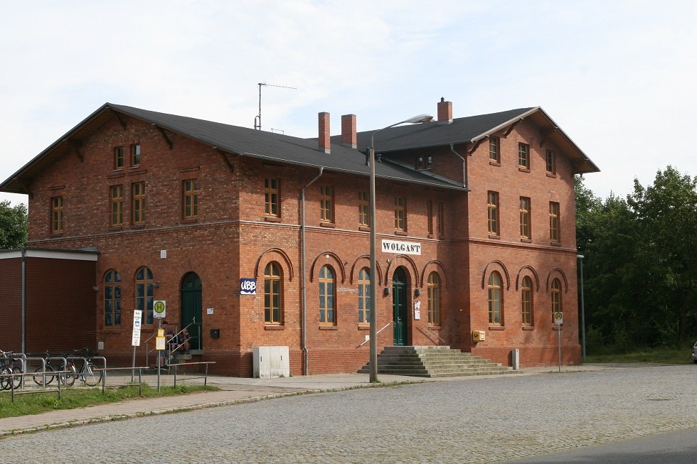 Bahnhofsgebäude von außen., © Sabrina Wittkopf-Schade