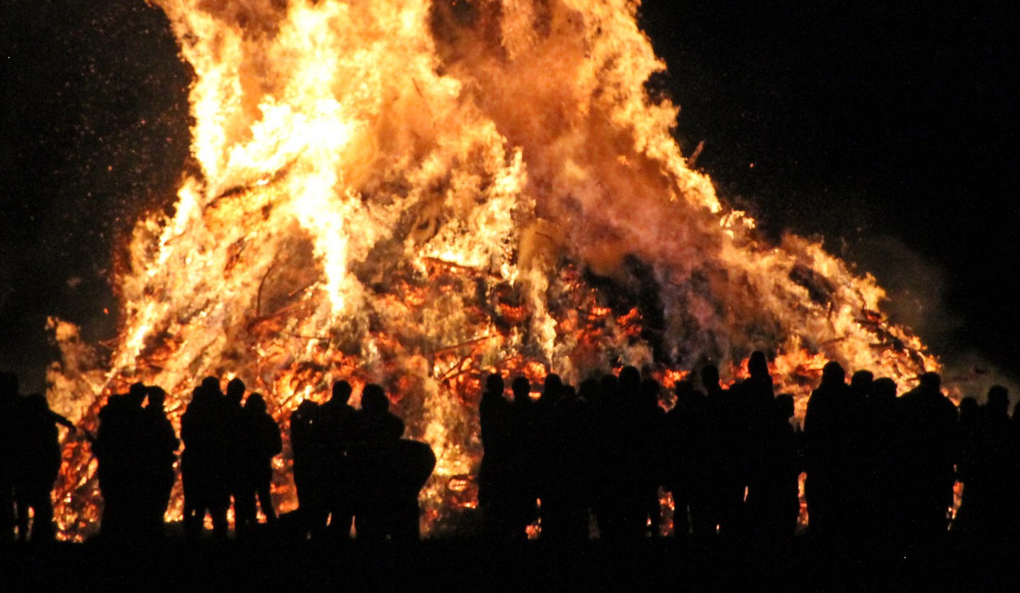 Osterfeuer, © MartinGulbe/stock.adobe.com