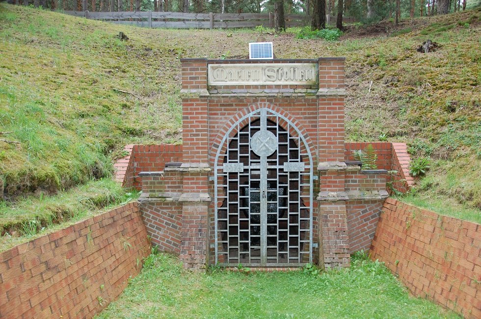 Das restaurierte Mundloch des Marienstollens erinnert an den Bergbau bei Malliß., © Gabriele Skorupski