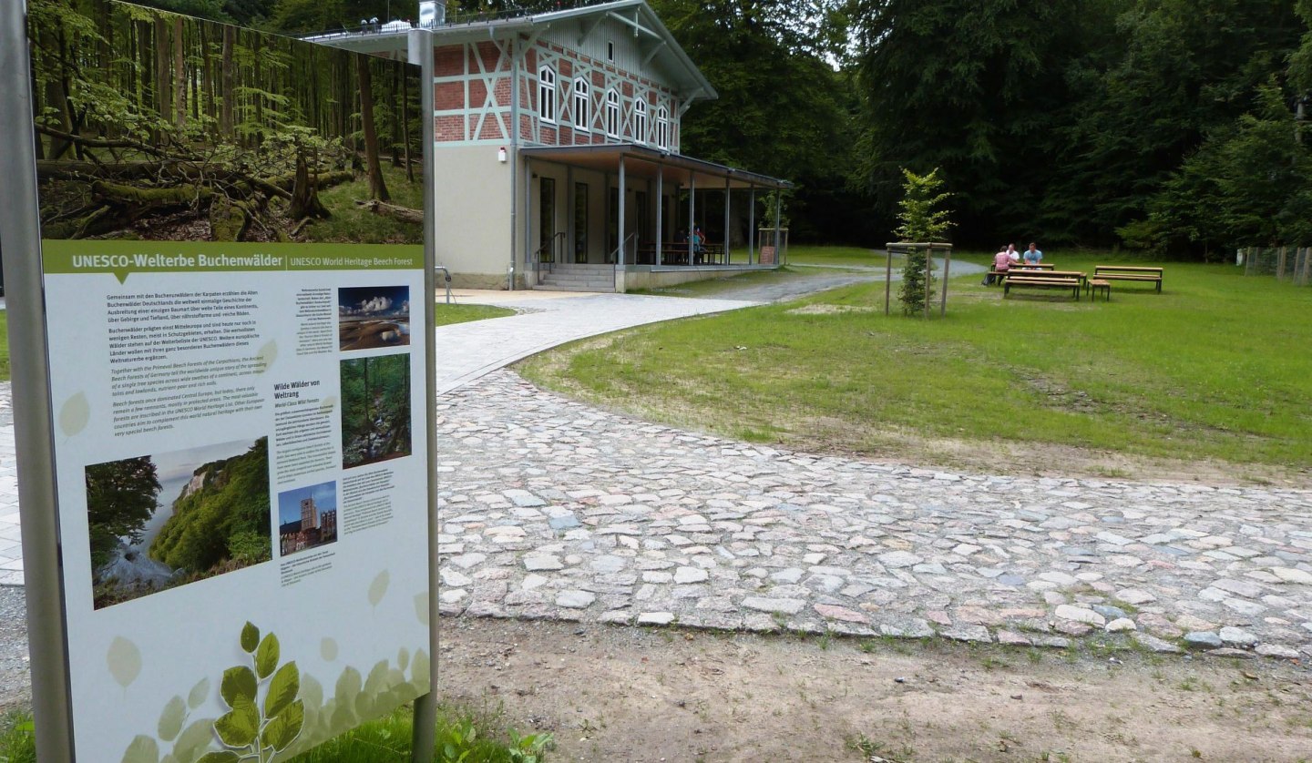 Außenansicht des UNESCO-Welterbeforum in Sassnitz, © Gesine Häfner / Nationalpark-Zentrum KÖNIGSSTUHL