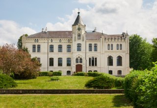 Herrenhaus Viecheln, erbaut 1869 im Neo-Gothischen Thurdor Stil, © Till Kleine-Möller