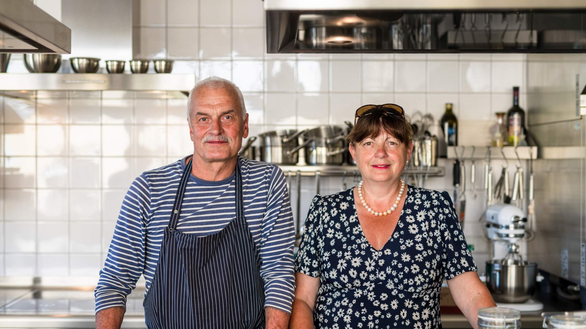 Christina und Peter Knobloch von der Rügener „Villa mit Sonnenhof“., © TMV/Tiemann